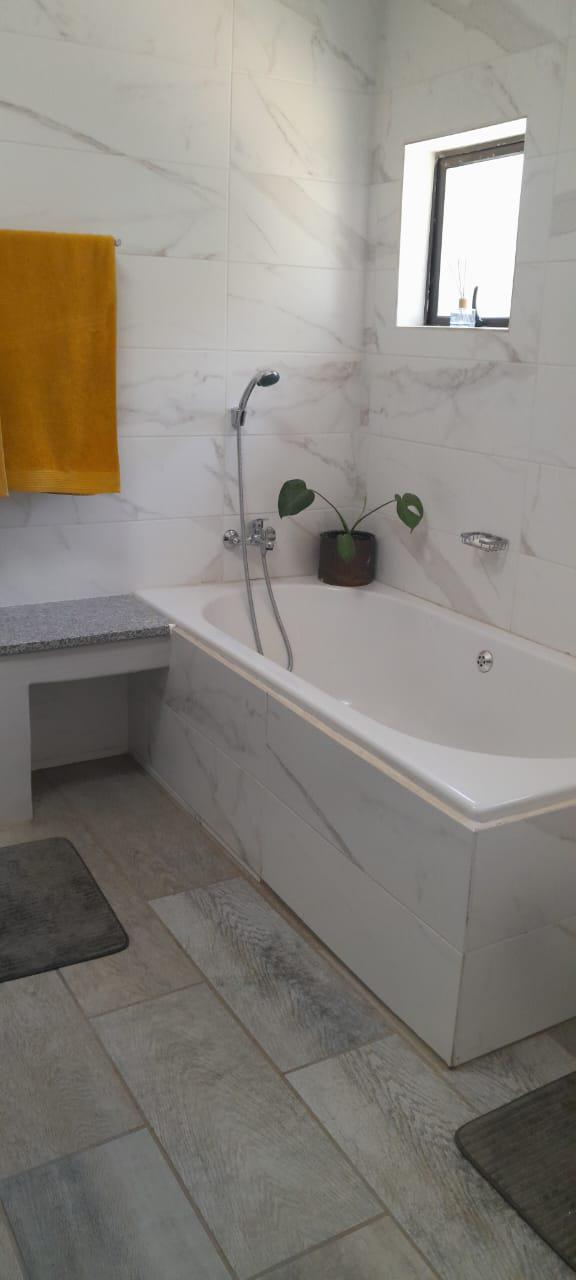 5 Bedroom Property for Sale in Douglas Northern Cape